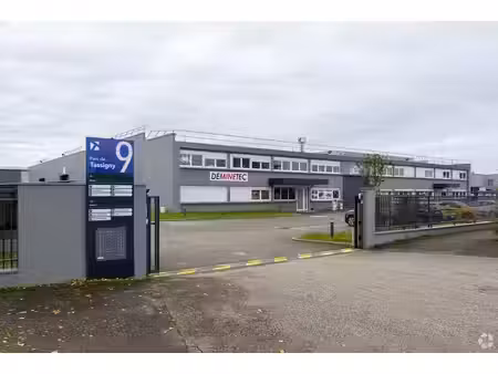 vente local d’activités 1926m²