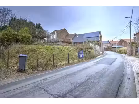 petite parcelle de terrain pour maison unifamiliale
