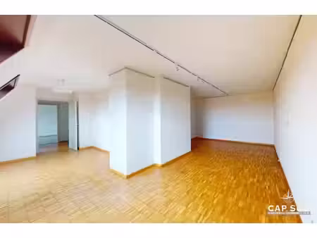 cap sud vous propose un duplex 2 chambres avec une belle vue
