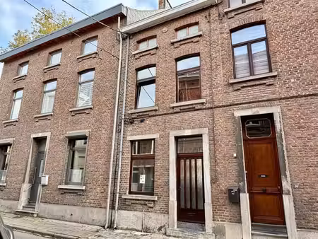 bonne maison au centre-ville