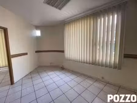 location bureaux et commerces à mondeville (14120) : à louer / 81m² mondeville