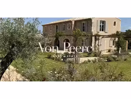 maison avec piscine et terrasse eygalières (13)