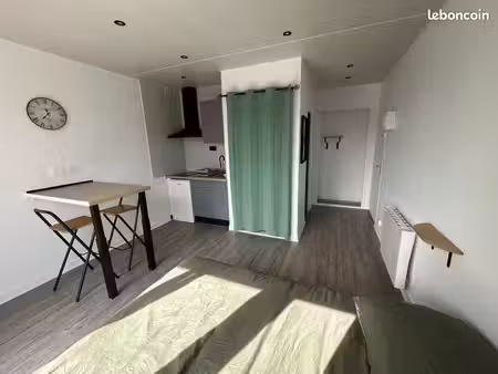 studio avec terrasse