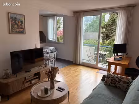 t2 meublé de 44m² avec balcon (2e étage)