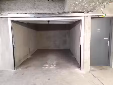 garage fermé lyon 7 / station debourg