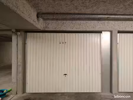 garage / box fermé sécurisé - 15m² - lyon 9 valmy / vaise