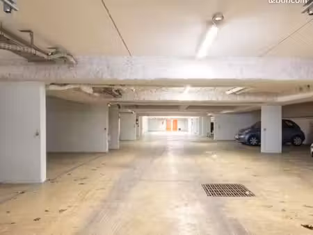 place de parking pmr - pas cher