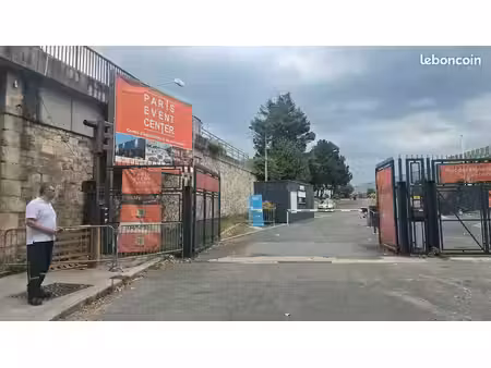 parking sécurisé utilitaires / foodtrucks gardienné 24h/24