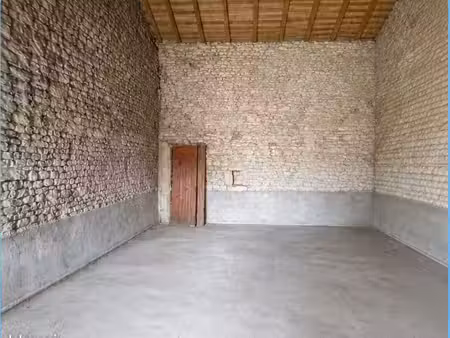 garage / local de stockage professionnel – env. 60 m²