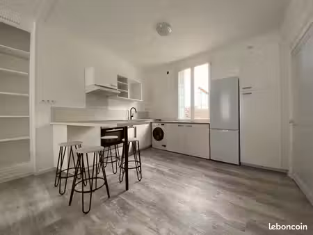 appartement t2 meublé 43 m² – bléré centre – climatisation