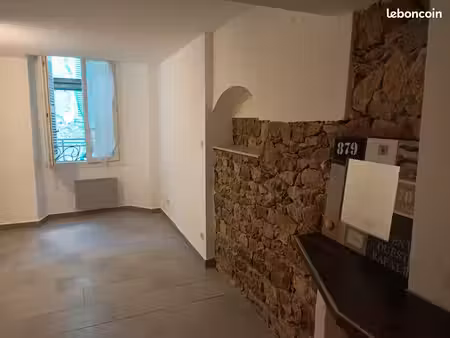 a louer charmant t2 très propre  au calme