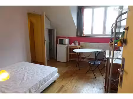 meublé chez l'habitant tcc  indépendant av cabinet toilette  lintenet...