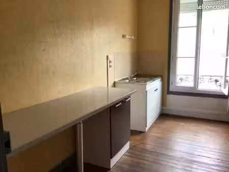 apparemment t1b libre centre bauge en anjou
