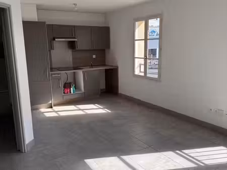 f1 studio meublé 31 85 m² – centre-ville beauvais – parking privatif sécurisé