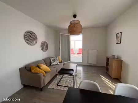 bezons - hotel de ville - appartement 2p meublé (40m2) + terrasse (19m2)