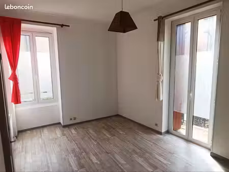 studio avec balcon