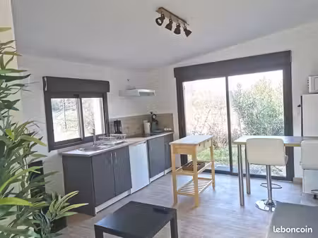 studio cosy  meublé  25 m² avec piscine – pujaut – à 11 min d'avignon – dispo à partir de 