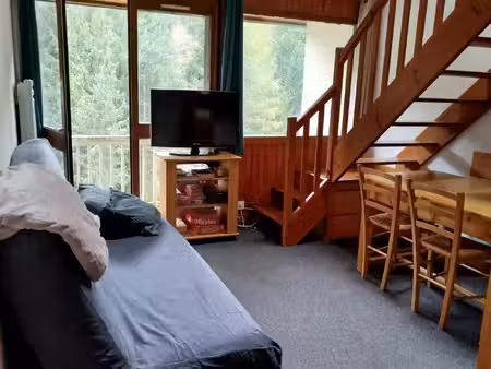 t2 en duplex face à la forêt