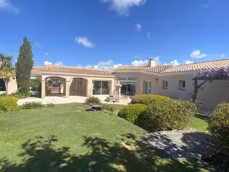 les sables d'olonne villa d'exception a l'esprit provencal