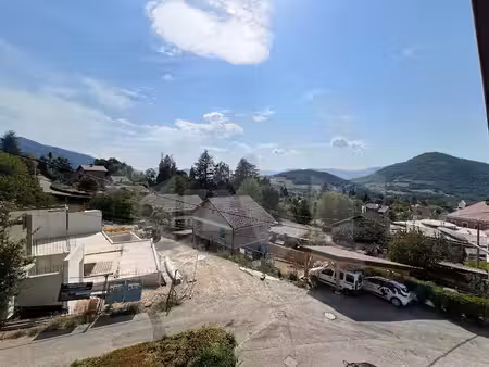 maison de caractère à rénover + terrain constructible -- sain