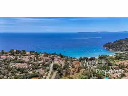 propriété en bord de mer le lavandou (83)