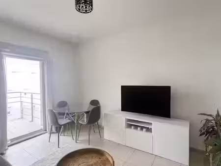 location appartement 1 pièce 42.2 m² à gex (01170)  970 €