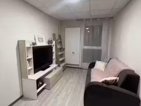 location meublée appartement 2 pièces 33 m² à montpellier (34000)  720 €
