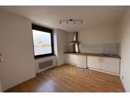 location appartement 1 pièce 31 m² à gannat (03800)  377 €