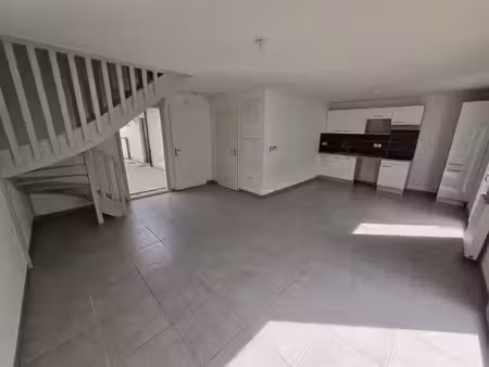 villa t4 avec jardin et garage disponible immédiatement