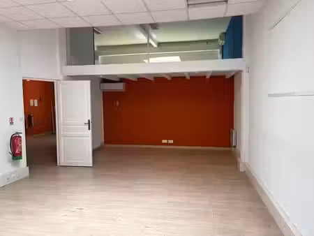 location locaux professionnels 4 pièces 122 m² à avignon (84000)  1 200 €