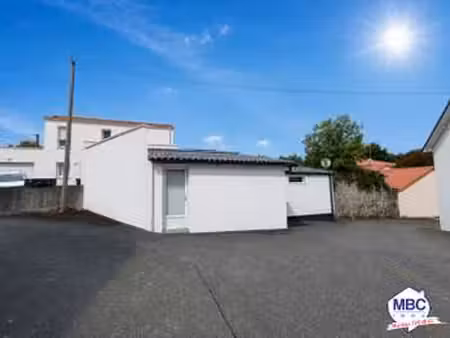 location bureaux et commerces à la séguinière (49280) : à louer / 23m² la séguinière