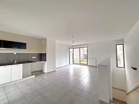 special invest -cornebarrieu - t3 avec terrasse et places de parking  vendu loue