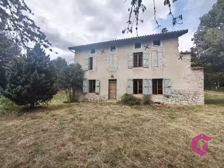maison de caractere en pierre de 170m2 au coeur de l'auvergn