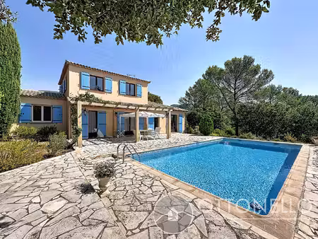 villa roquebrune sur argens 5 pièces 122 84 m2 sur 4 540 m2 de terrain avec piscine  garag