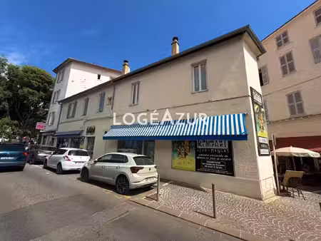 location commerce 4 pièces 162 m² à antibes (06600)