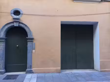 location locaux professionnels 45 m² à toulon (83000)  447 €