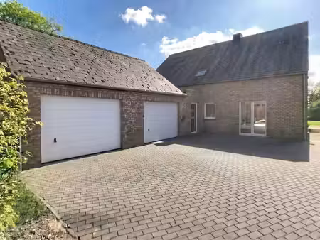 villa 5 chambres double garage et jardin