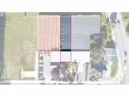 400 m² opslagruimte en overdekte buitenruimte in meulebeke