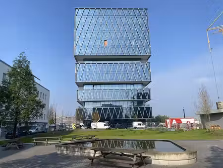 bureau haut de gamme à louer dans la tour westwing