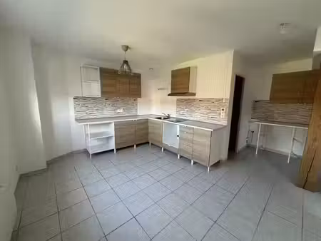 location appartement 1 pièce 43.68 m² à hirson (02500)  380 €
