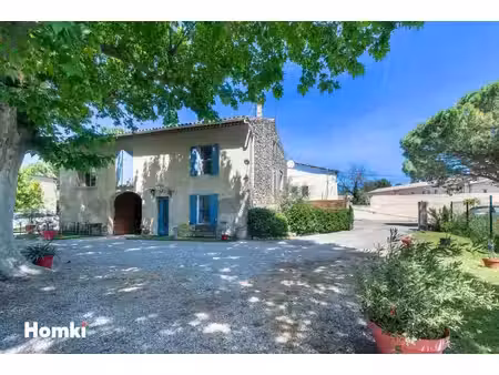 **authentique mas provençal avec hangar de 220 m² et fort potentiel au cœur de mallemort**