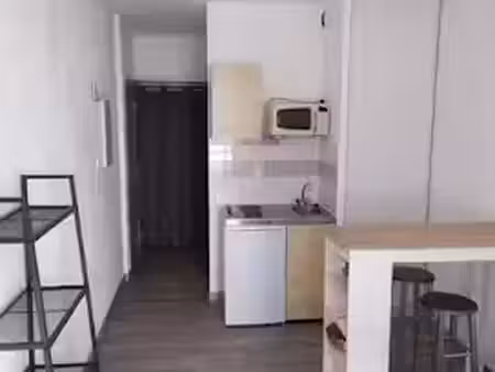 location meublée appartement 1 pièce 18 m² à montpellier (34000)  470 €