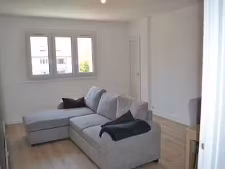 location appartement 3 pièces meublé à lanvéoc (29160) : à louer 3 pièces meublé / 64m² la