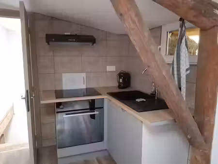 location meublée appartement 3 pièces 40 m² à saint-paul-de-tartas (43420)  415 €
