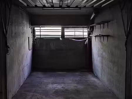 box sécurisé avec électricité 18 m²