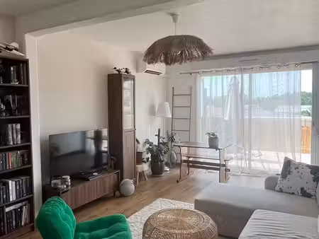 appartement cosy avec terrasse tcc