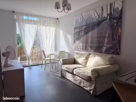 studio meublé cosy en plein coeur de lons