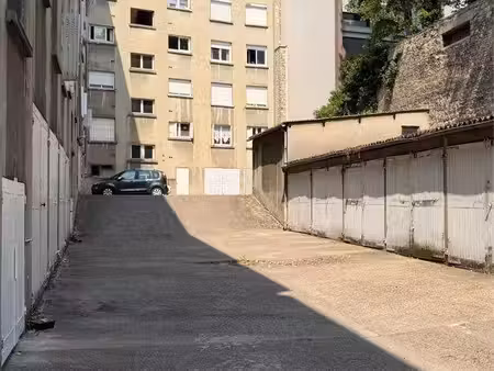 location garage / box fermé sécurisé — cachan (40 av. paul vaillant-couturier)