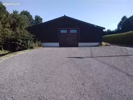 a louer à 12 kms de saint-die un local d'une superficie totale de 236 m2 à l'intérieur d'u
