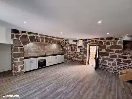 maison entièrement rénovée ussac